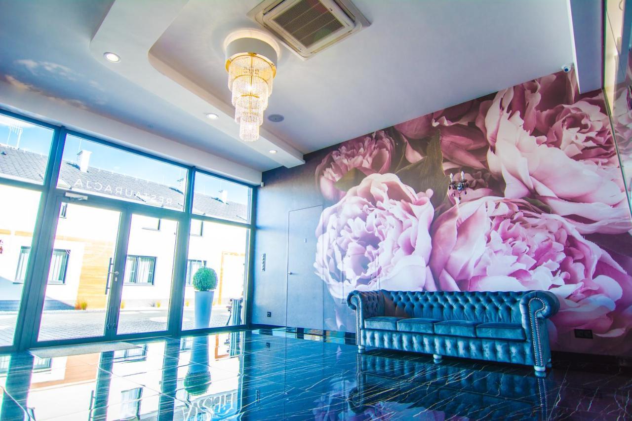 Hotel Sjesta 노바 솔 외부 사진
