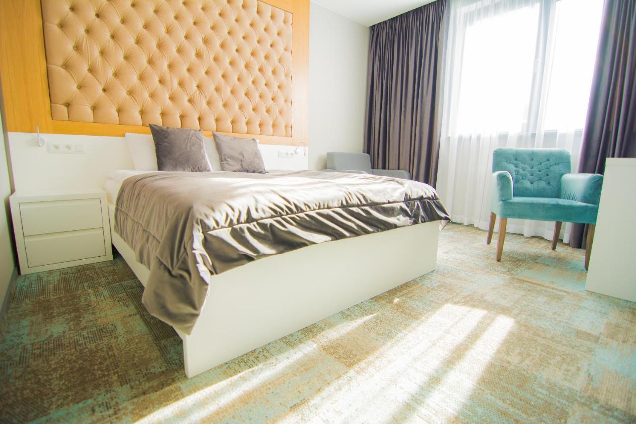 Hotel Sjesta 노바 솔 외부 사진